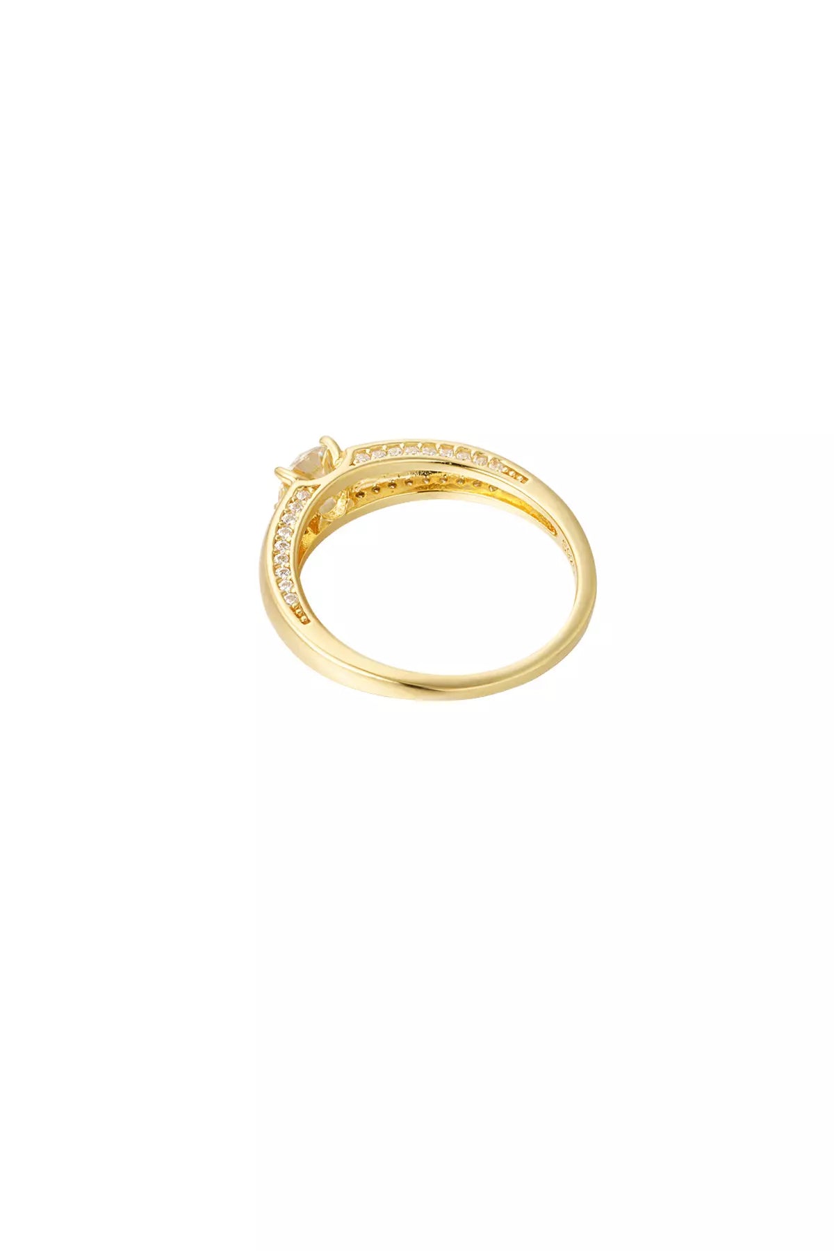 goldener ring mit funkelnden Moissanit-Stein