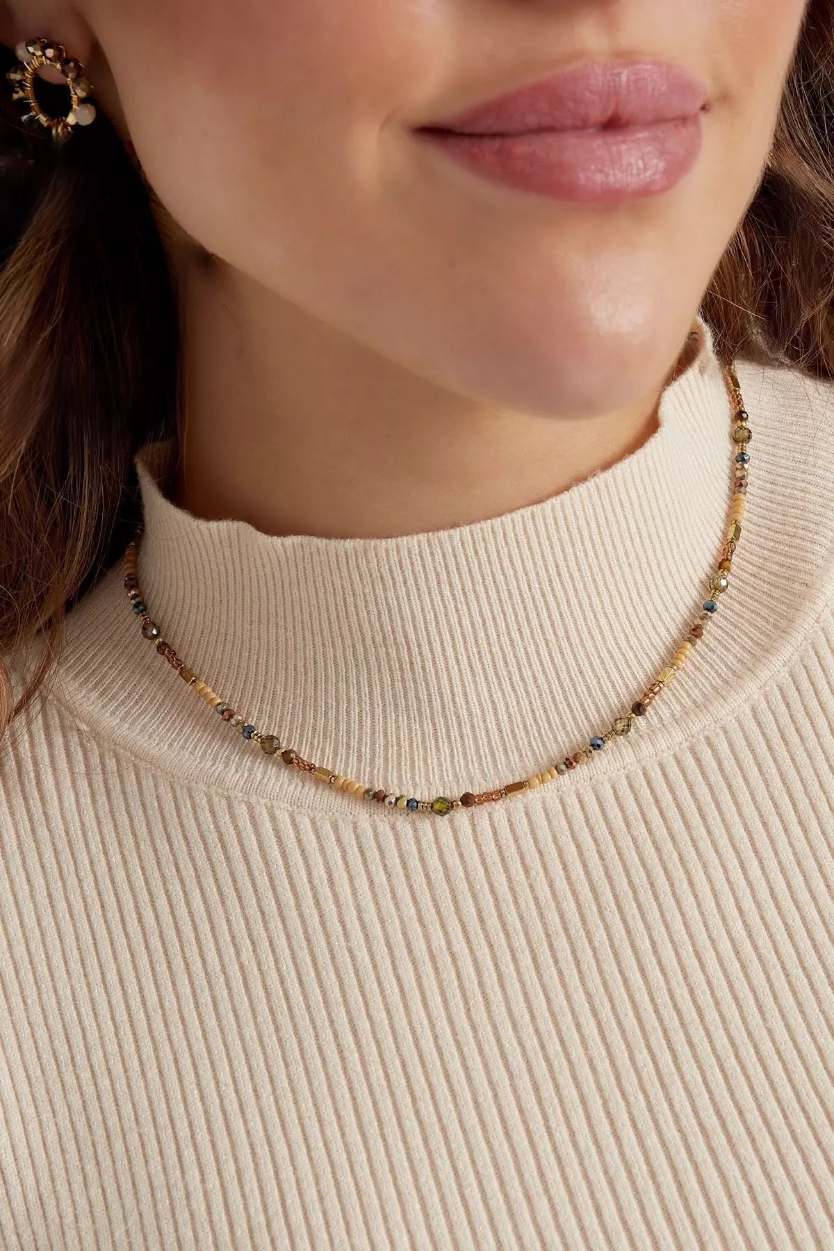 Perlenkette in Gold-Beige