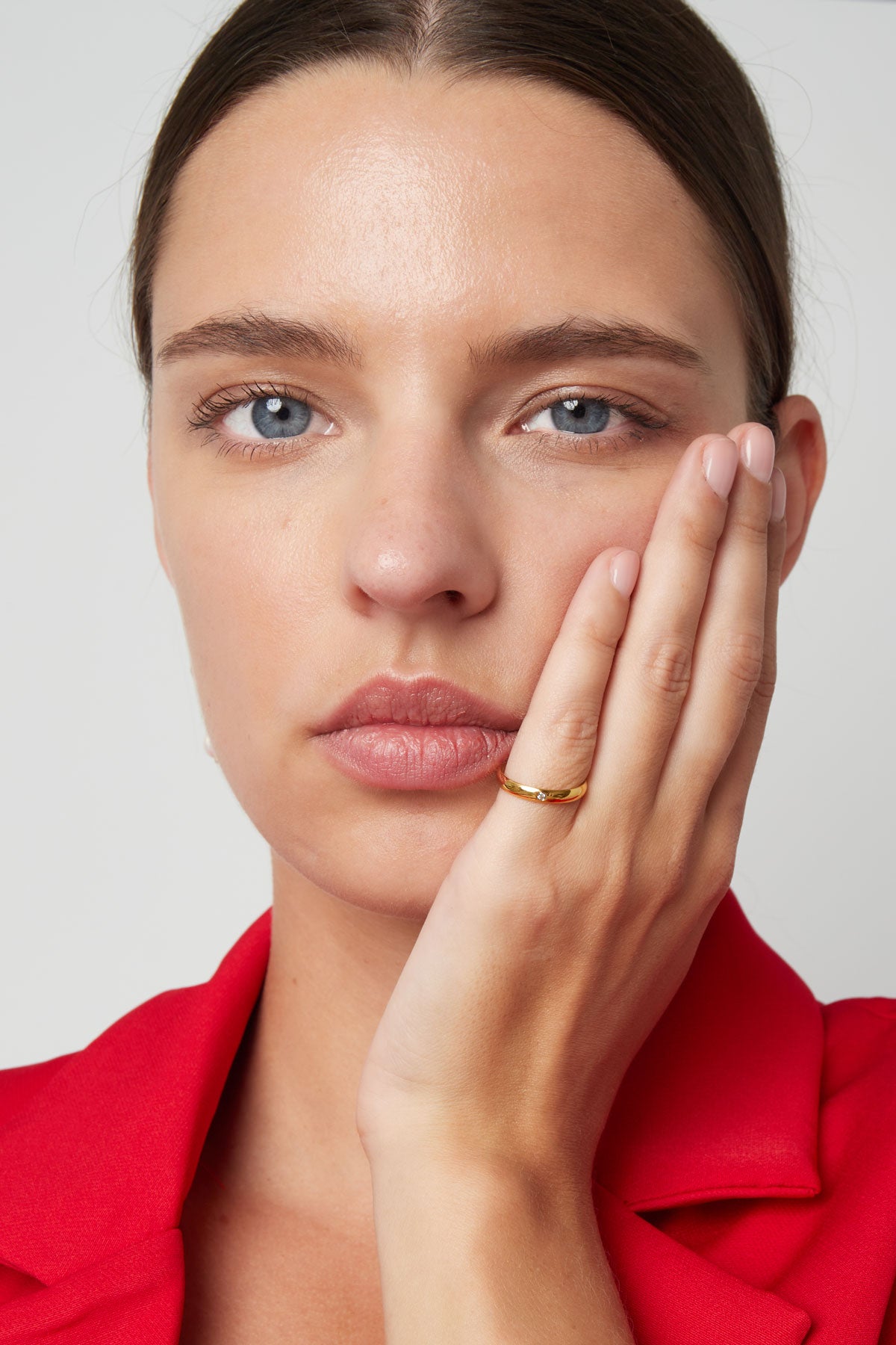 goldener Ring mit Zirkonstein