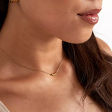 Feine goldene Halskette für Damen mit kleinen Kugeln, eleganter minimalistischer Schmuck