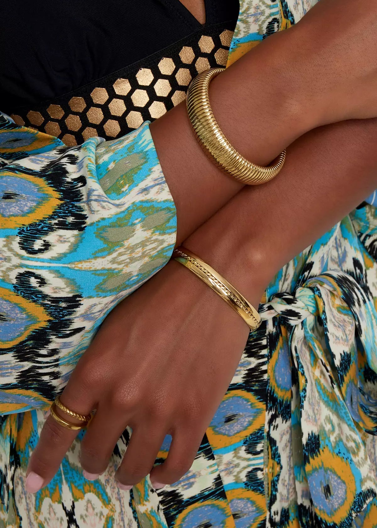 elastisches Armband mit gerippter Struktur 