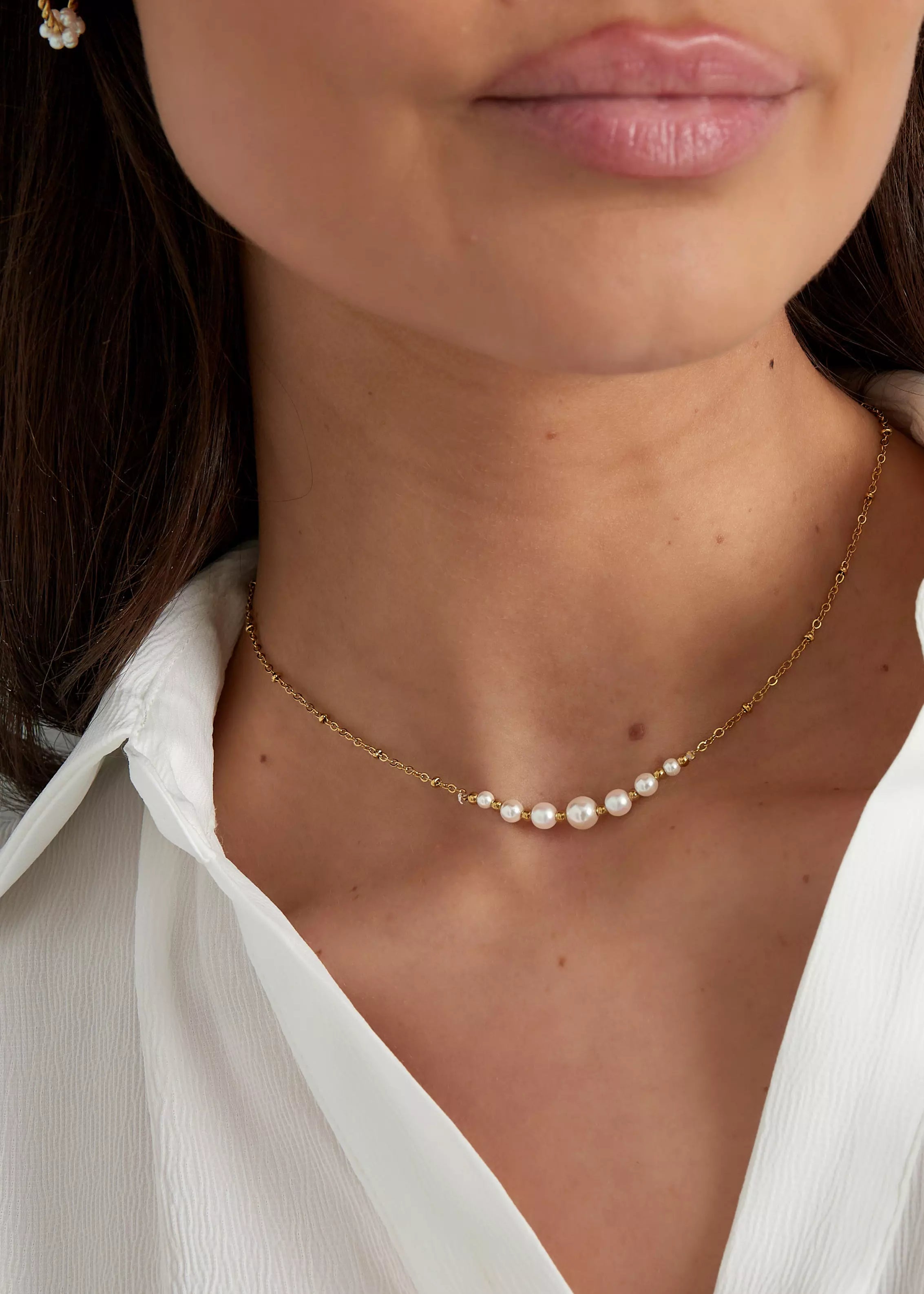 Filigrane goldene Halskette mit minimalistischer Damenschmuck