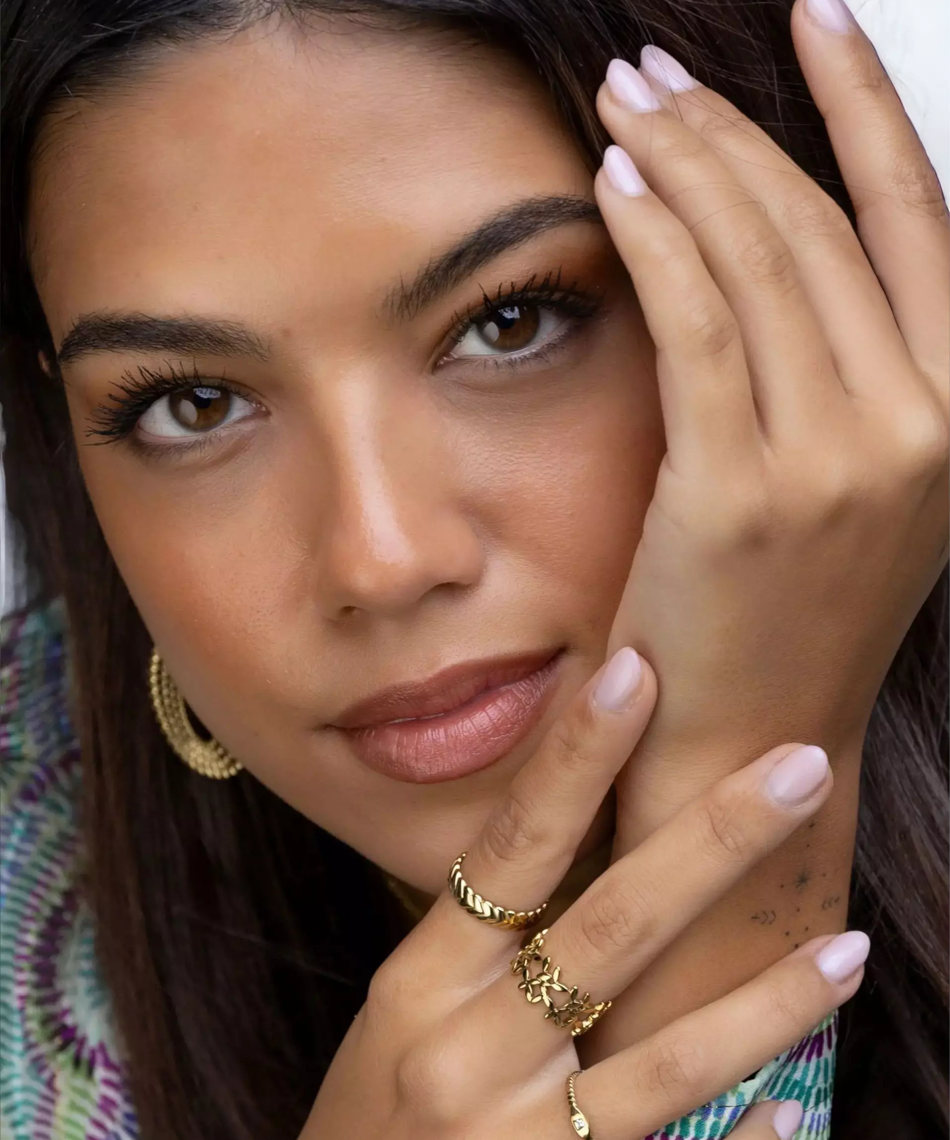 Ring mit kunstvoll eingearbeitete Blumen