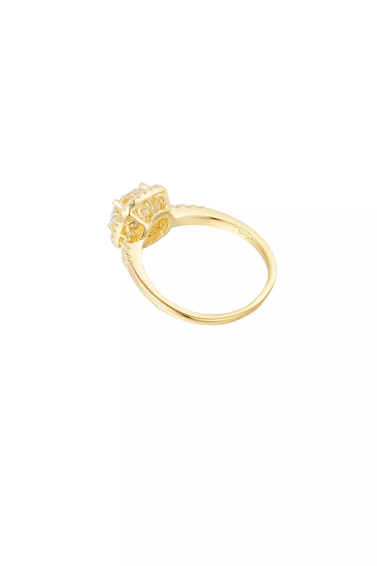 goldener ring mit strahlenden Moissanit