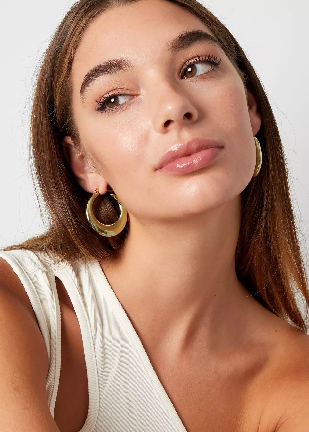 Ohrringe in klassischen und modernen Design