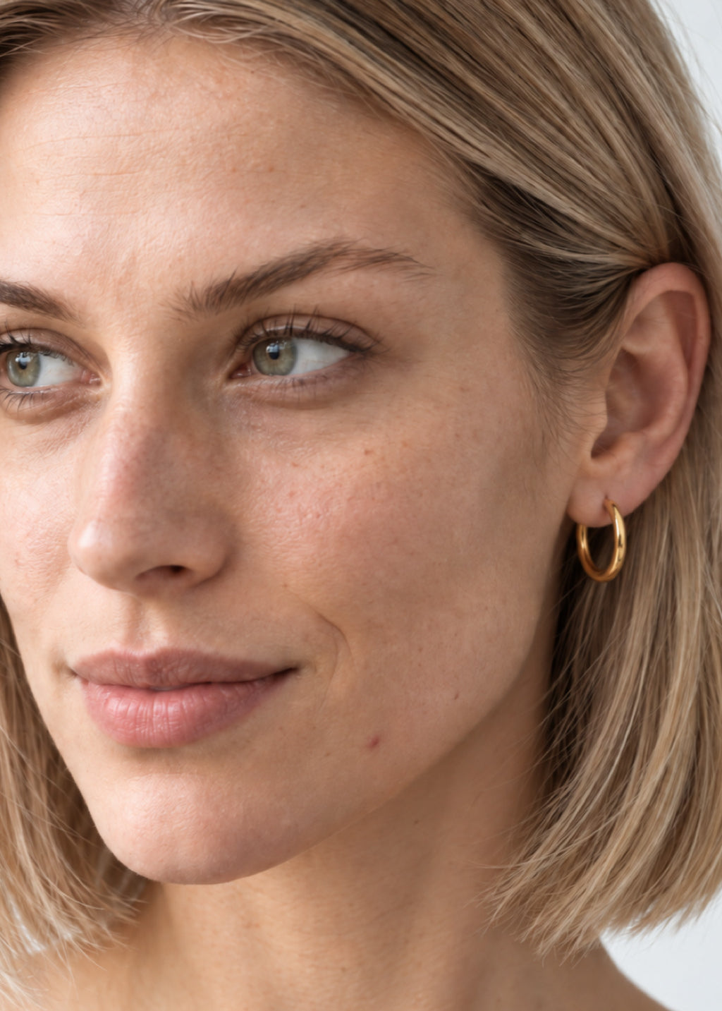 Essence Hoops Medium Gold – Creolen, Ansicht 2