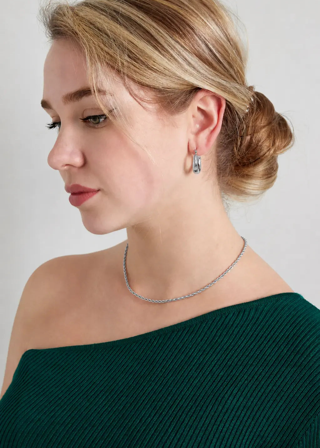 silberne Halskette Damen im gedrehten Design, schlichte elegante Kette