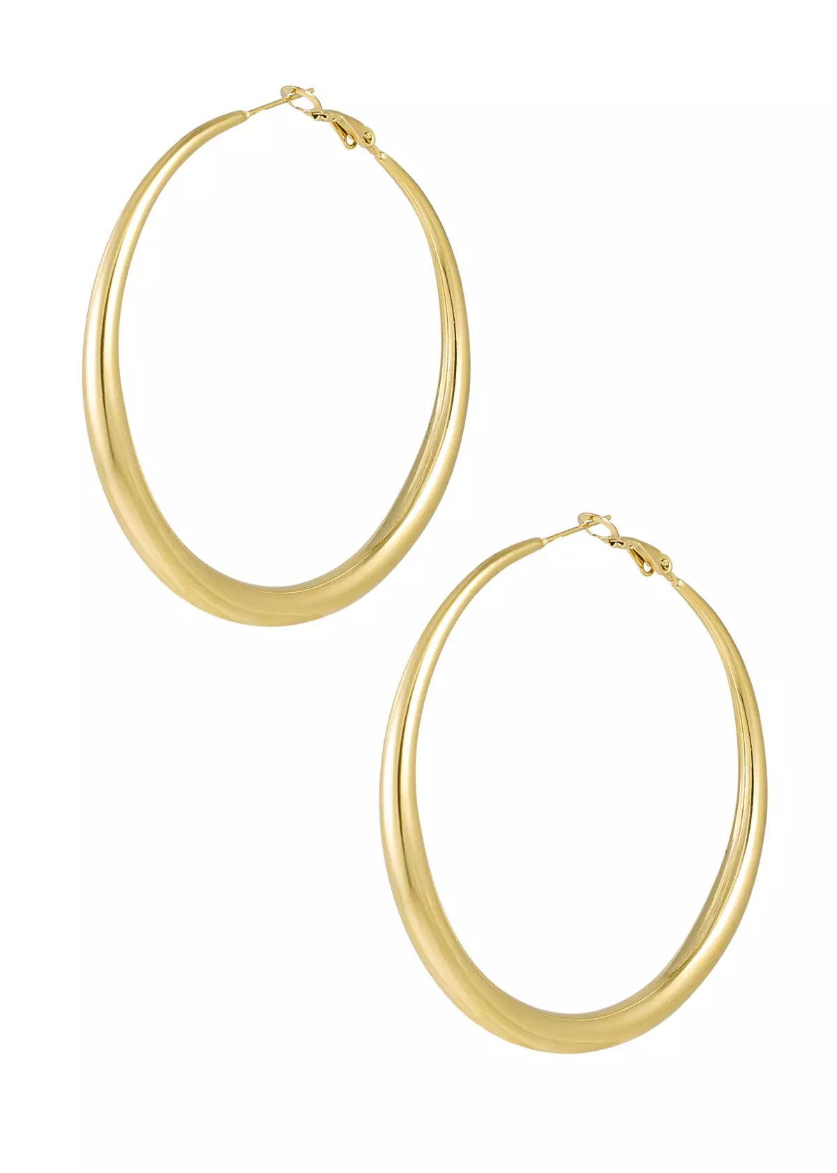 auffällige Ohrrige mit zeitlosm Design