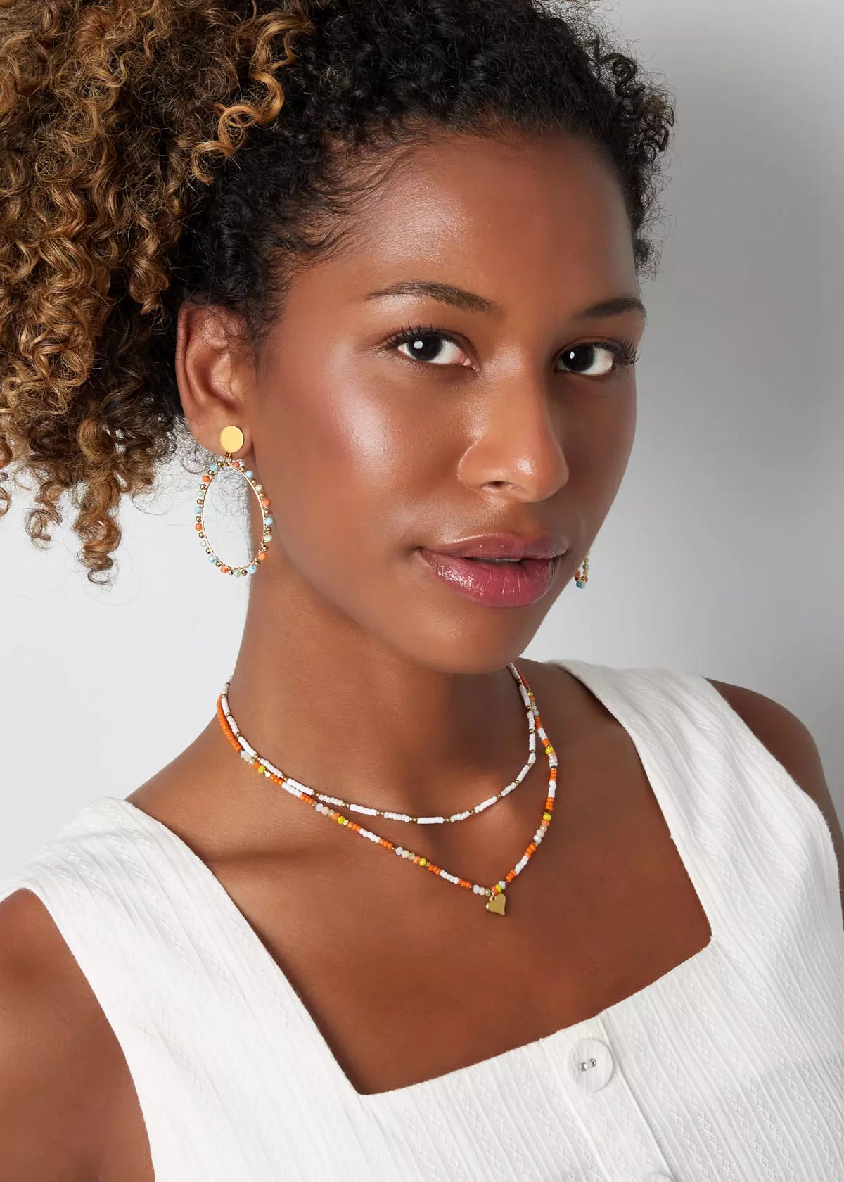 Perlenkette minimalistisch Pastelfarben