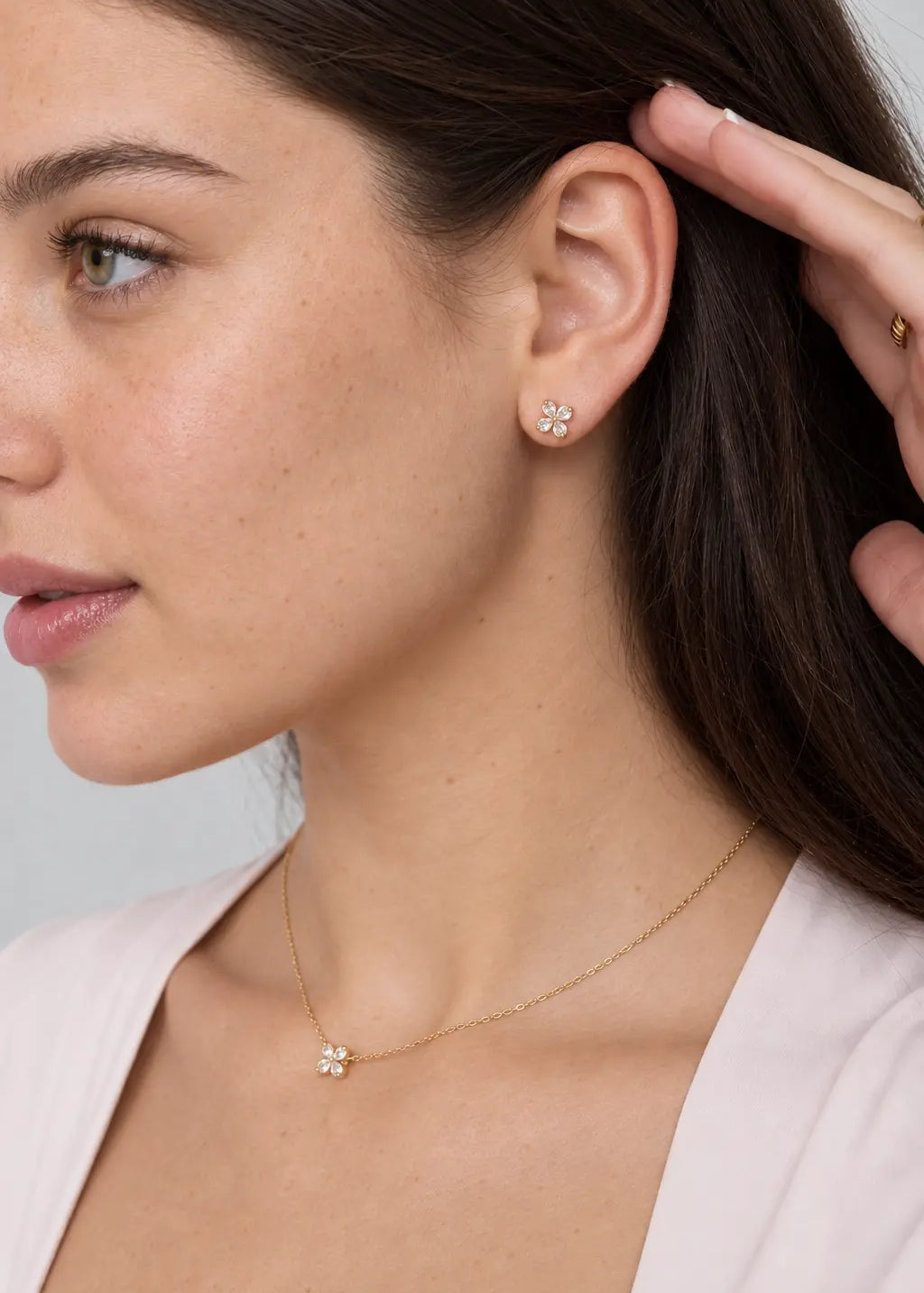Clové Necklace